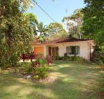 35 Santa Monica Avenue Coolum Beach Pet Friendly Linen Included - Nambucca Heads Accommodation