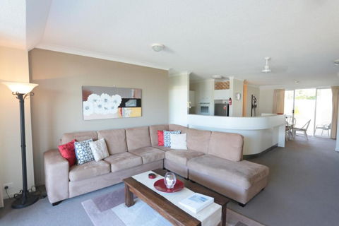 Visit The Cote DAzur In Sunshine Beach - Nambucca Heads Accommodation 4