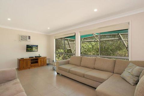 Rosamund House In Broke 4br House In Walking Distance To Cellar Doors - Nambucca Heads Accommodation 6