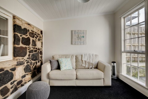 Magnetic Cottage Circa: 1850s - Nambucca Heads Accommodation 2