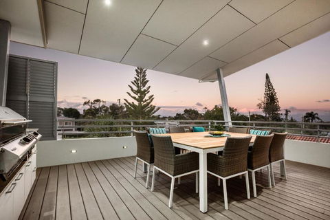 Luxury Tropical Haven Pacific Avenue Sunshine Beach - Nambucca Heads Accommodation 5