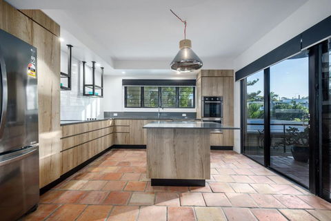 Tuscan Inspired Townhouse Minutes From The Beach - Nambucca Heads Accommodation 2