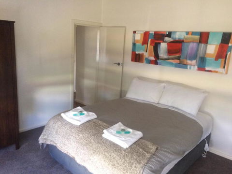 Costa Park Cottage Ena Armidale - Nambucca Heads Accommodation 1