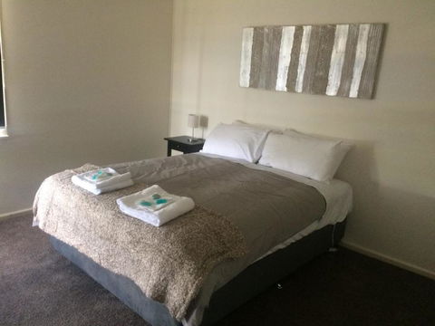 Costa Park Cottage Ena Armidale - Nambucca Heads Accommodation 3