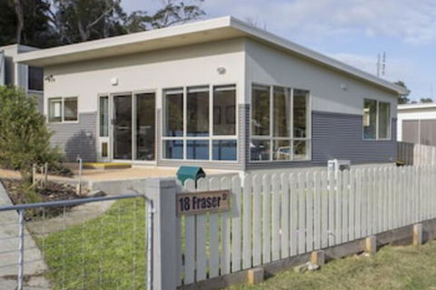 The Hill House - Nambucca Heads Accommodation 0