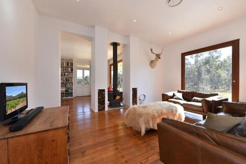 The Parsons Vineyard Retreat Get Amongst The Vineyards In A Historic Home - Nambucca Heads Accommodation 5