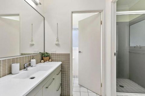 Grevillea - Nambucca Heads Accommodation 7