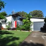 10 Double Island Drive Modern Family Home Centrally Located Swimming Pool & Outdoor Area - Nambucca Heads Accommodation 0