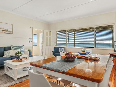 Ocean Blue Apartment Two Oceanfront Apartment - Nambucca Heads Accommodation 2