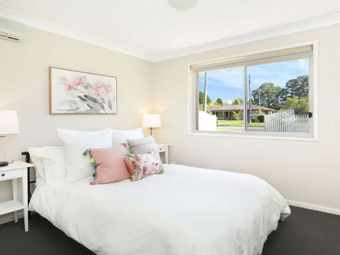 That Pink House! Comfortable Home Away From Home - Nambucca Heads Accommodation 3