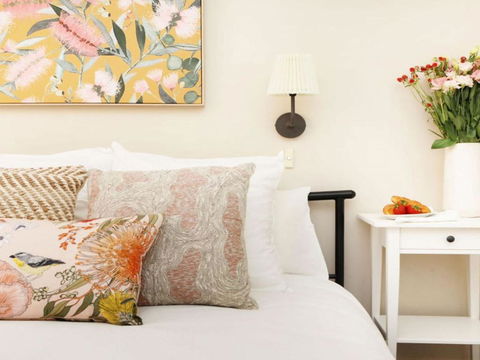 That Pink House! Comfortable Home Away From Home - Nambucca Heads Accommodation 1