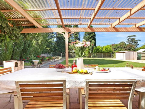 That Pink House! Comfortable Home Away From Home - Nambucca Heads Accommodation 6