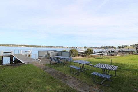 Waterfront Cottages - Nambucca Heads Accommodation 4