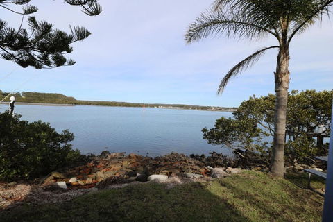 Waterfront Cottages - Nambucca Heads Accommodation 1