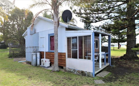 Waterfront Cottages - Nambucca Heads Accommodation 6