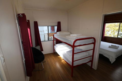 Waterfront Cottages - Nambucca Heads Accommodation 2
