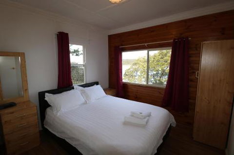 Waterfront Cottages - Nambucca Heads Accommodation 3