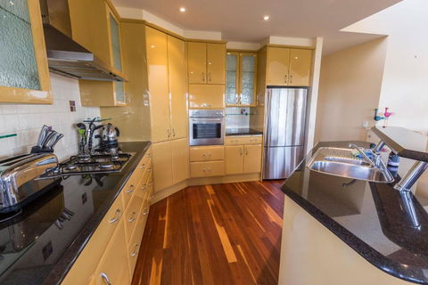 Aqua Vista A Stroll To Paynesville Forshore - Nambucca Heads Accommodation 4
