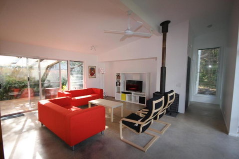 15 Belle Court Modern Architect Designed Open Plan Holiday Home With Outdoor Shower - Nambucca Heads Accommodation 4