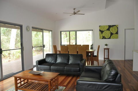 24 Esprit Drive Beach Home With Open Plan Living & Walking Distance To Beach - Nambucca Heads Accommodation 5