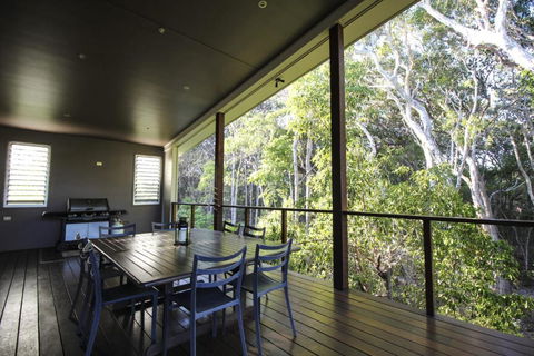 17 Naiad Court Modern Open Plan Family Home With Covered Outdoor Area & Double Lock Up Garage - Nambucca Heads Accommodation 6