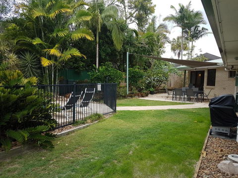 15 Larapinta Court Family Home With Swimming Pool In A Quiet Street & Central Location Close To CBD - Nambucca Heads Accommodation 4