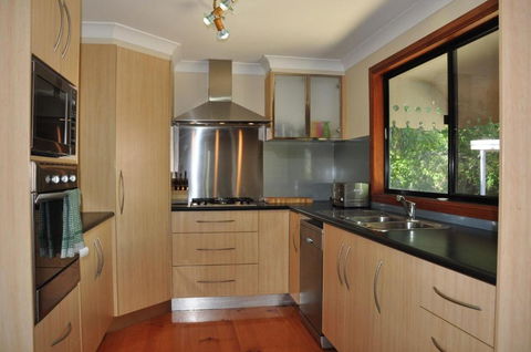 43 Double Island Drive Two Level Holiday Home With Swimming Pool. Located Close To Beach & CBD - Nambucca Heads Accommodation 1