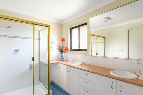 2 / 80 Cooloola Drive Comfortable & Cosy Unit Enjoying Ocean Views & Views To Fraser Island - Nambucca Heads Accommodation 2