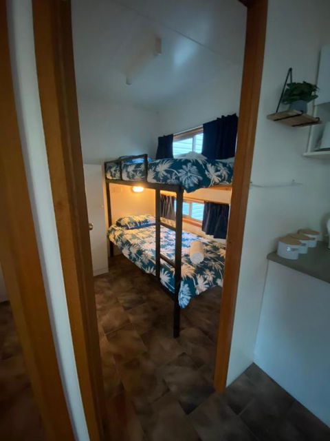 Rocks Retreat Cabin Dolphin - Nambucca Heads Accommodation 6