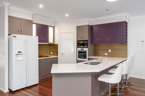 7 Ibis Court Spacious Family Home With Large Outdoor Area Swimming Pool & Ample Parking - Nambucca Heads Accommodation 2