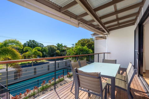 Unit 4 Rainbow Surf Modern Double Storey Townhouse With Large Shared Pool Close To Beach & Shop - Nambucca Heads Accommodation 6