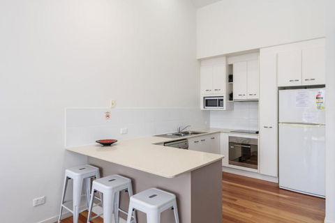 Unit 2 Rainbow Surf Modern Double Storey Townhouse With Large Shared Pool Close To Beach & Shops - Nambucca Heads Accommodation 2