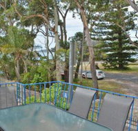 5 Ocean Breeze Shoal Bay Avenue Fabulous location opposite Shoal Bay beach - Nambucca Heads Accommodation