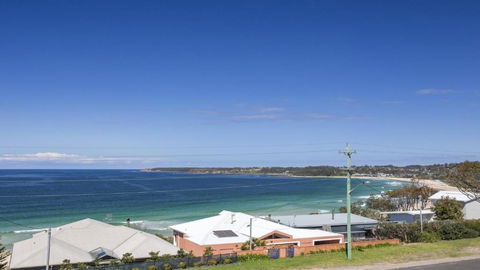 143 Mitchell Pde Magnificent Outlook - Nambucca Heads Accommodation 1