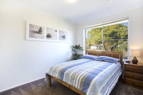 77 Lake Entrance Rd Waterfront Wonder - Nambucca Heads Accommodation 3