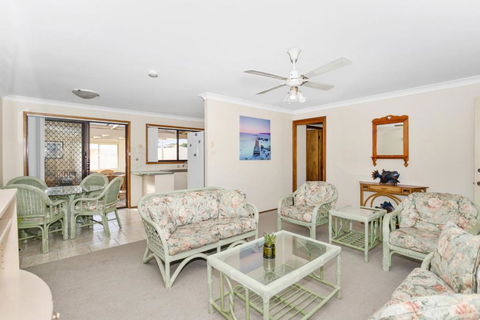 Powell 1A - Nambucca Heads Accommodation 2