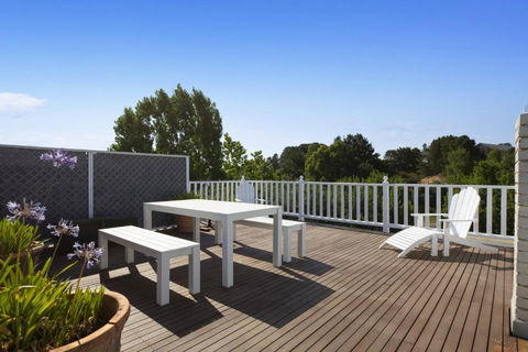 Lake Daylesford Country House - Nambucca Heads Accommodation 1