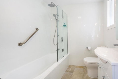 Sunset Beach House Soldiers Point Sleeps 9 - Nambucca Heads Accommodation 1