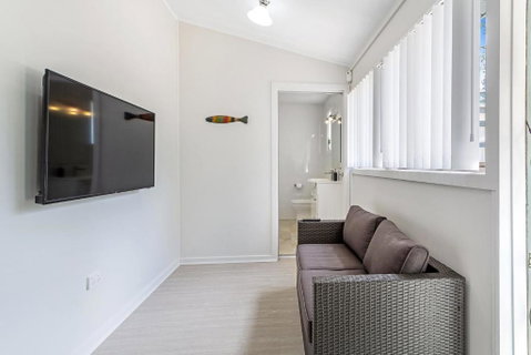 Sunset Beach House Soldiers Point Sleeps 9 - Nambucca Heads Accommodation 6