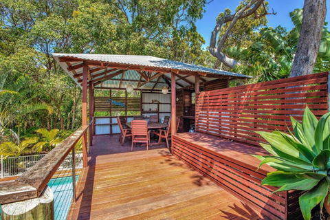 Geckos Rest Rainbow Shores Executive Beach House Pet Friendly Pool Wi Fi - Nambucca Heads Accommodation 5