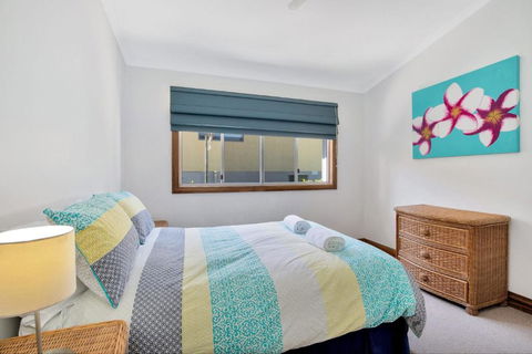 Geckos Rest Rainbow Shores Executive Beach House Pet Friendly Pool Wi Fi - Nambucca Heads Accommodation 3