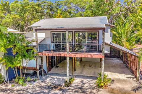 Geckos Rest Rainbow Shores Executive Beach House Pet Friendly Pool Wi Fi - Nambucca Heads Accommodation 6