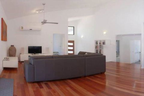 33 Esprit Drive Rainbow Shores Style Comfort & Relaxation Pets Welcome Pool - Nambucca Heads Accommodation 5
