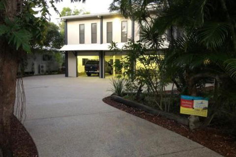 25 Naiad Court Rainbow Shores The Ultimate Beachside Executive Property Air Conditioned - Nambucca Heads Accommodation 0