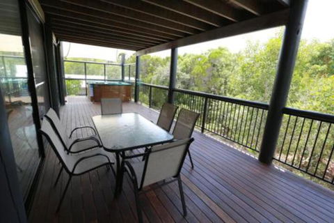 25 Naiad Court Rainbow Shores The Ultimate Beachside Executive Property Air Conditioned - Nambucca Heads Accommodation 4