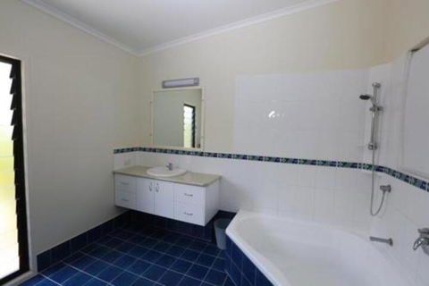 25 Naiad Court Rainbow Shores The Ultimate Beachside Executive Property Air Conditioned - Nambucca Heads Accommodation 2