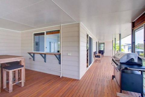 29 Cypress Avenue Rainbow Beach Close To The Beach With A Pool - Nambucca Heads Accommodation 3