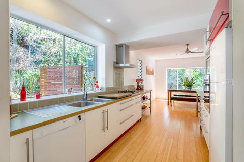 7 Naiad Court Rainbow Shores Perfect Beach House Swimming Pool & Walk To Beach Aircon Wi Fi - Nambucca Heads Accommodation 5