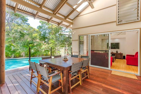7 Naiad Court Rainbow Shores Perfect Beach House Swimming Pool & Walk To Beach Aircon Wi Fi - Nambucca Heads Accommodation 3