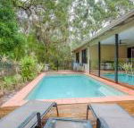 8 Ibis Court Rainbow Shores Swimming Pool Walk to Beach Executive Beach House